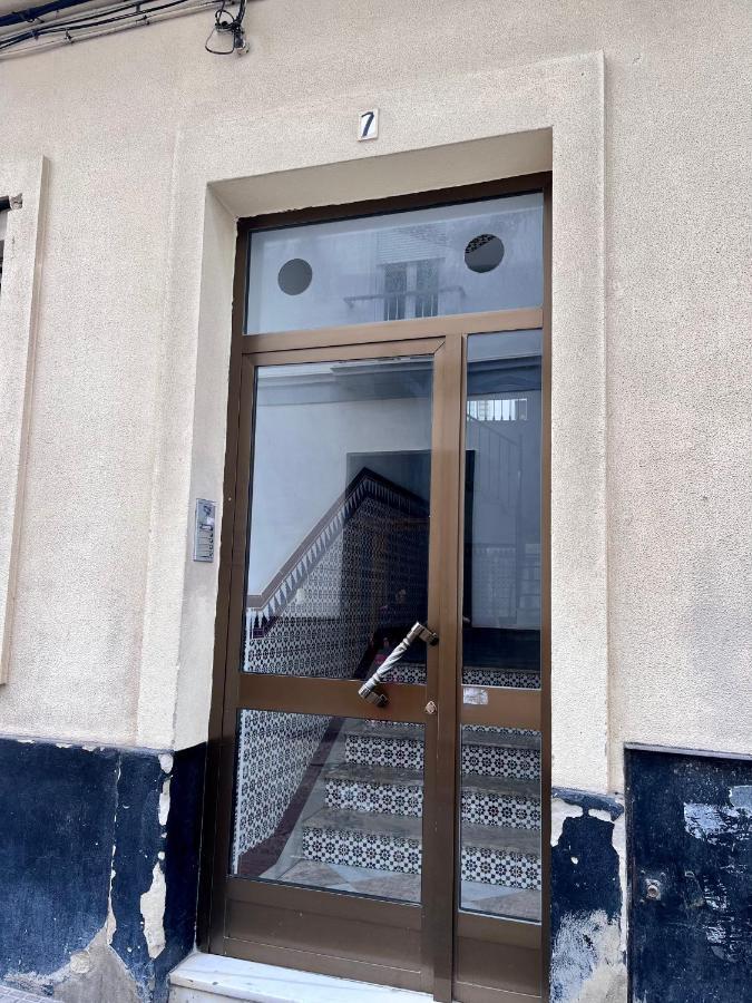Gatu Villa Paraguay , Preferente Mayores 25 Anos Y Familias Cadiz Exterior photo